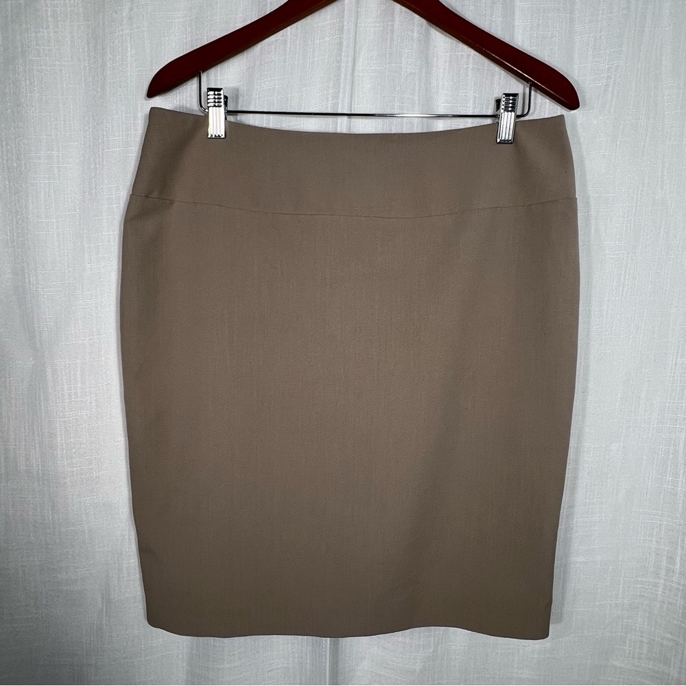 Ellen Tracy Classic Tan Pencil Skirt Size 12